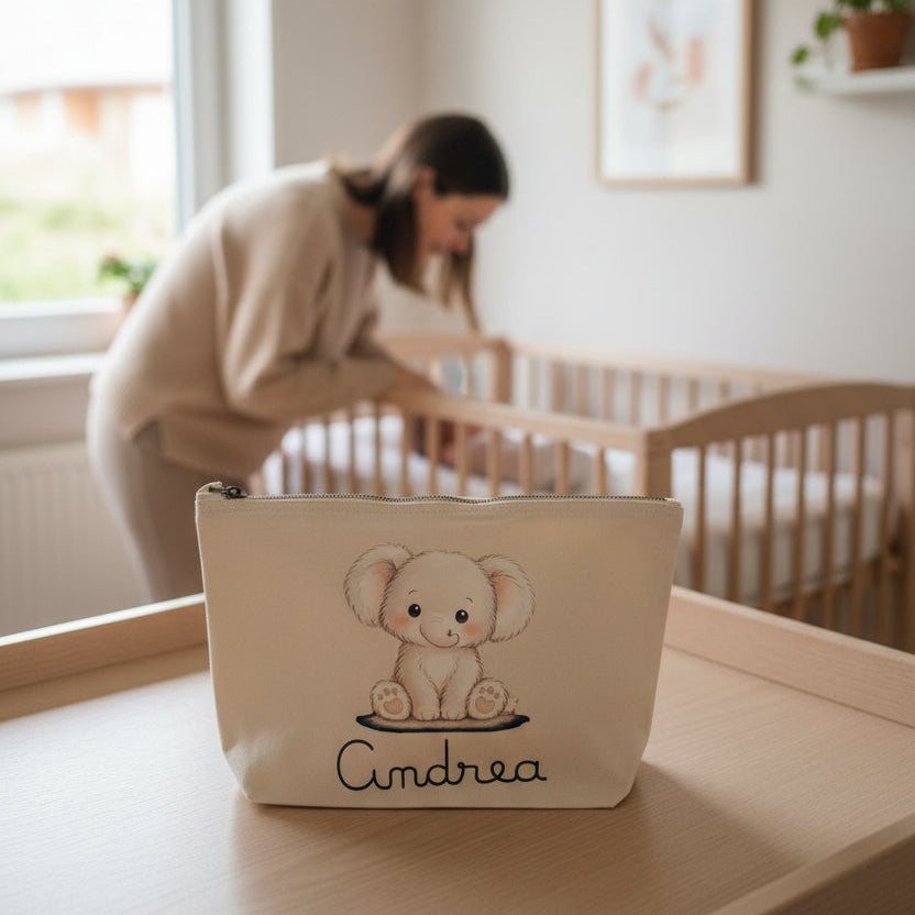 pochette elefantino dentro a una cameretta